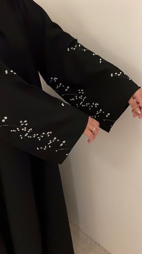 1057 - تطريز ابيض و اسود