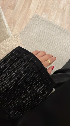 1050 عباية شك كم مربع