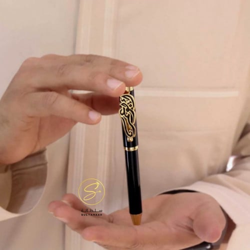قلم رجالي مبطن بالاسم الذهبي