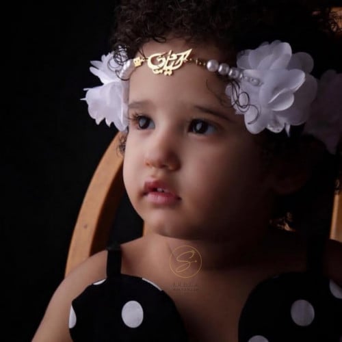 طوق بنات بالاسم مع الورود واللؤلؤ حسب الطلب