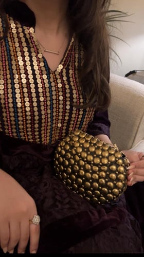 جلابيه من المخمل الكوري والدانتيل مزينه بتطريز فاخ...