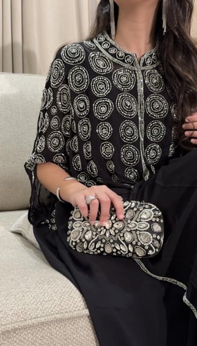 جلابيه شيفون جورجيت بتطريز دوائر بالخرز واللؤلؤ