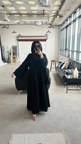 عباية سادة تصميم حسب طلب العميلة