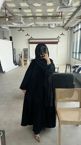 عباية سادة تصميم حسب طلب العميلة