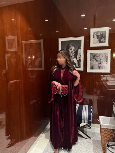 مخمل عنابي بدانتيل M43