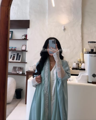 عباية بشت باطراف تُل سماوية