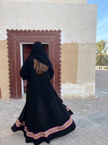 عباية يوم التأسيس تطريز باليد وطرف العباية