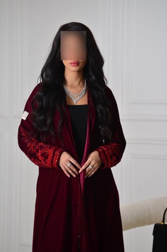 عباية مخمل شك بالاكمام M18