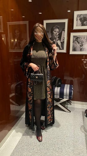 عباية مخمل بحرير مطرز