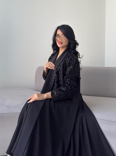 عباية مخمل كريستال اسود M61