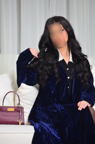 عبايه مخمل كلوش M37