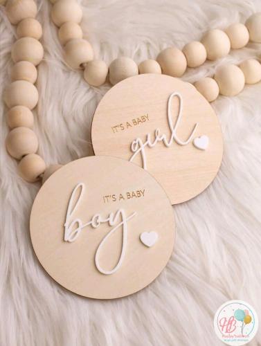 لافتة خشبية للمواليد