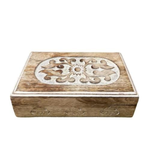 صندوق خشبي تراثي كبير