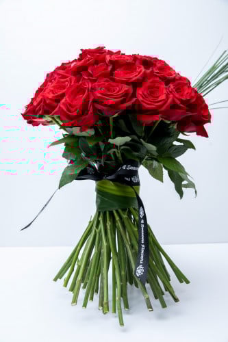 باقة ورد أحمر طبيعي