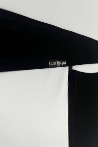 نقاب قصير لاصق