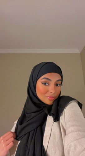 حجاب بشريط لاصق