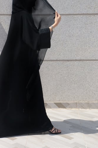 عباية بكلفه خيوط قصب