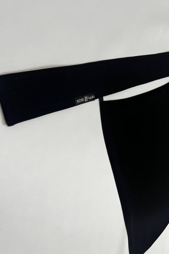 نقاب طويل لاصق