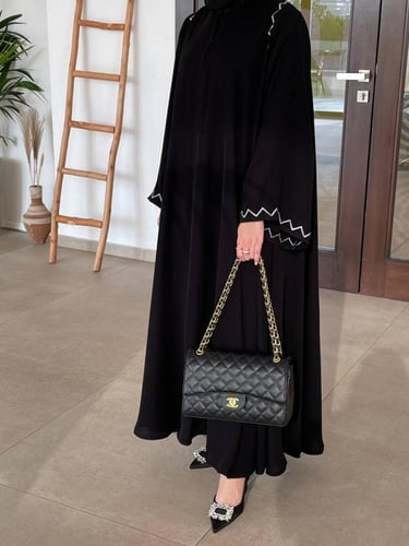 عباية تطريز اكمام وكتف