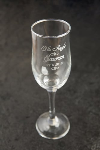 كاسات زجاج عصير للعروسين