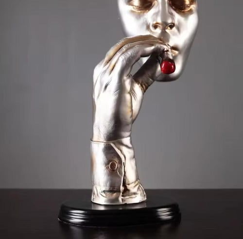 مجسم تحفة التأمل والسيجار