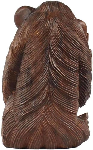 مجسم القرد مع الإصبع