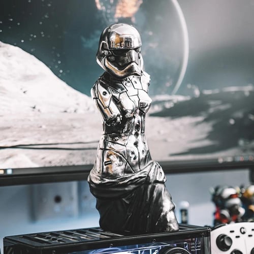 مجسم تحفة دي ميلو ماري مع مجسم starwars