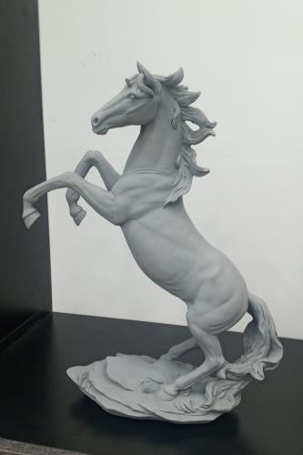 مجسم خيل لون رصاصي