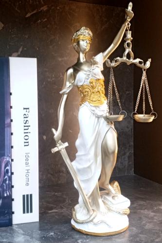 مجسم تمثال العدالة