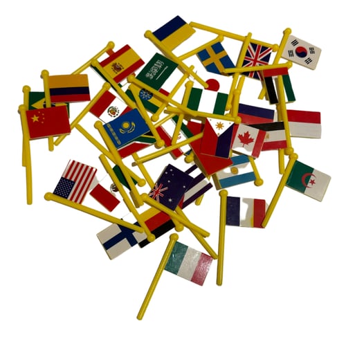 لعبة خريطة العالم مع أعلام الدول