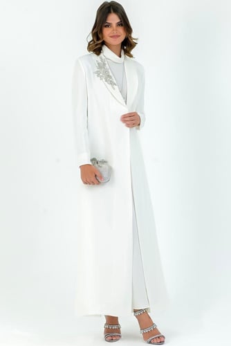 كاميليا بليزر - أوف وايت