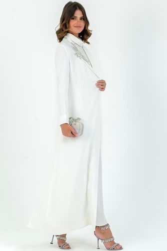 كاميليا بليزر - أوف وايت