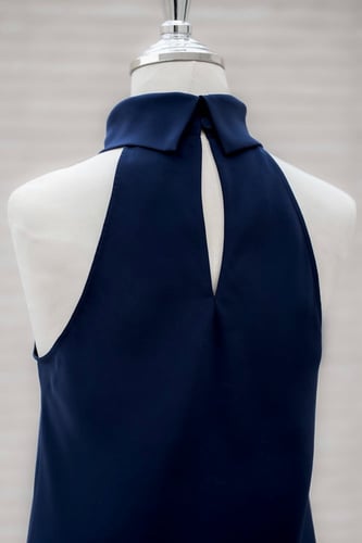 فستان حرير كحلي مطفي