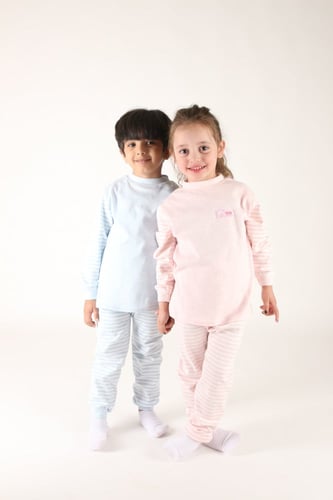 بجامة قطن ولادي برسمة بقرة ظريفة.