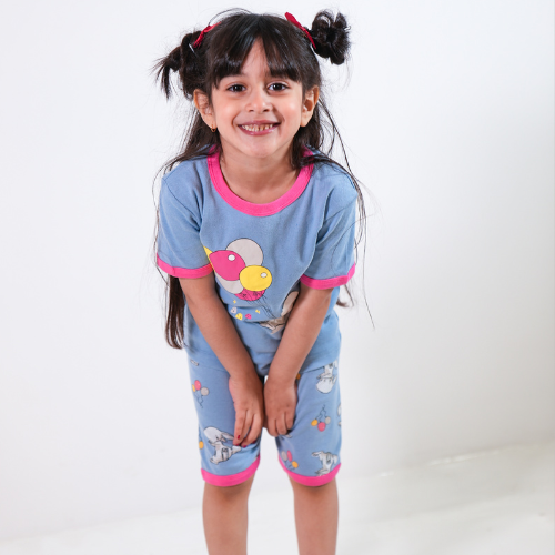 بيجامة شورت قطنية برسمة بالونات وأرنب