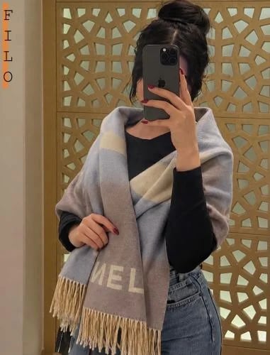 سكارف شانيل - سماوي بني
