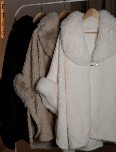كاب فرو فاخر (Faux Fur Cape)-أسود