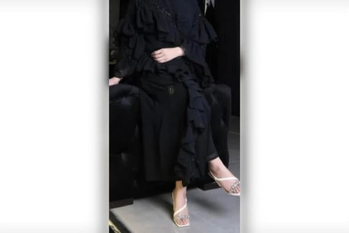 عبايه قماش جورجيت كوري - تطريز خرز اسود