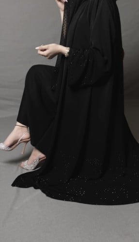 عبايه قماش نواعم كوري بكريستال فرنسي اسود