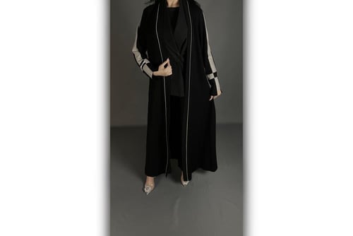 عبايه قماش كريب كوري اسود - كتان بيج