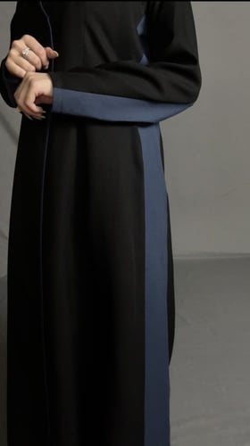 عبايه بقماش كريب كوري