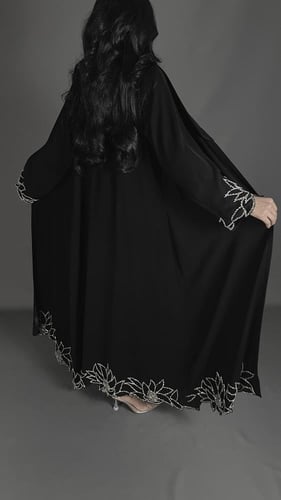 عبايه قماش كريب كوري - تطريز خرز