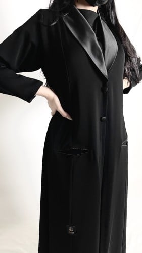 عبايه بليزر قماش نواعم كوري - ياقه ساتان ايطالي