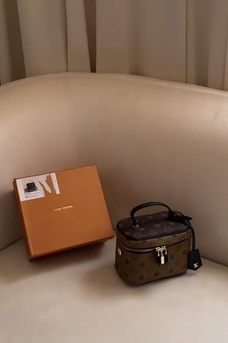 لويس فيتون فانيتي