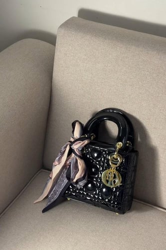 ليدي ديور - M