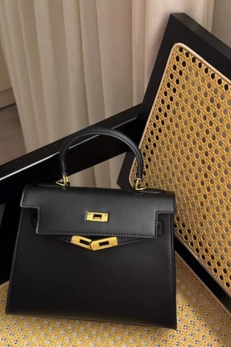 هيرمز كيلي باق