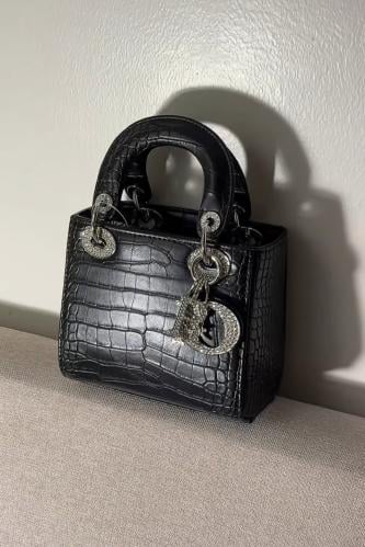 ليدي ديور - M