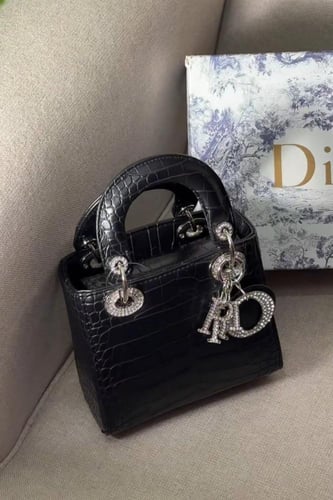 ليدي ديور - M