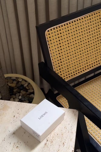 محفظة لويفي