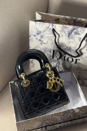 ليدي ديور - M